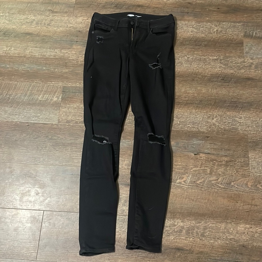 Size 6 tall old navy mid rise skinny black distressed jeans. Tall